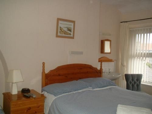 Wavecrest Hotel Хоулихед Екстериор снимка