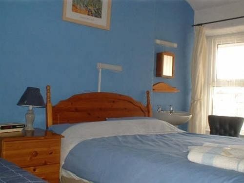Wavecrest Hotel Хоулихед Екстериор снимка